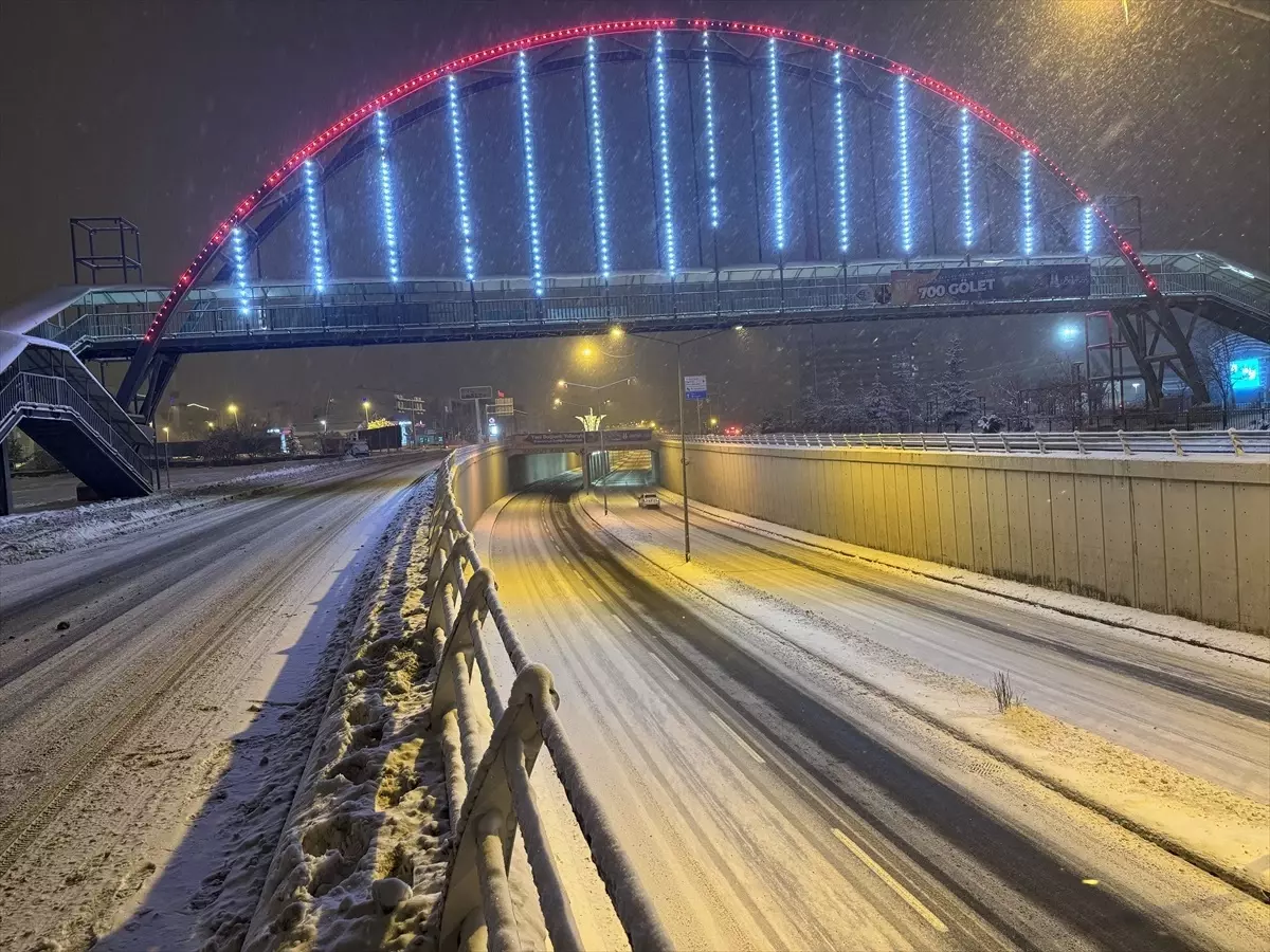 Erzurum’da Kar Yağışı Yaşamı Olumsuz Etkiliyor