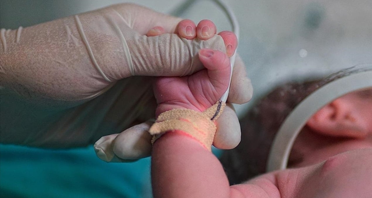 O hastanede doğuran annelere bakanlık uyarı yolladı! Çalışan Hepatit B çıktı